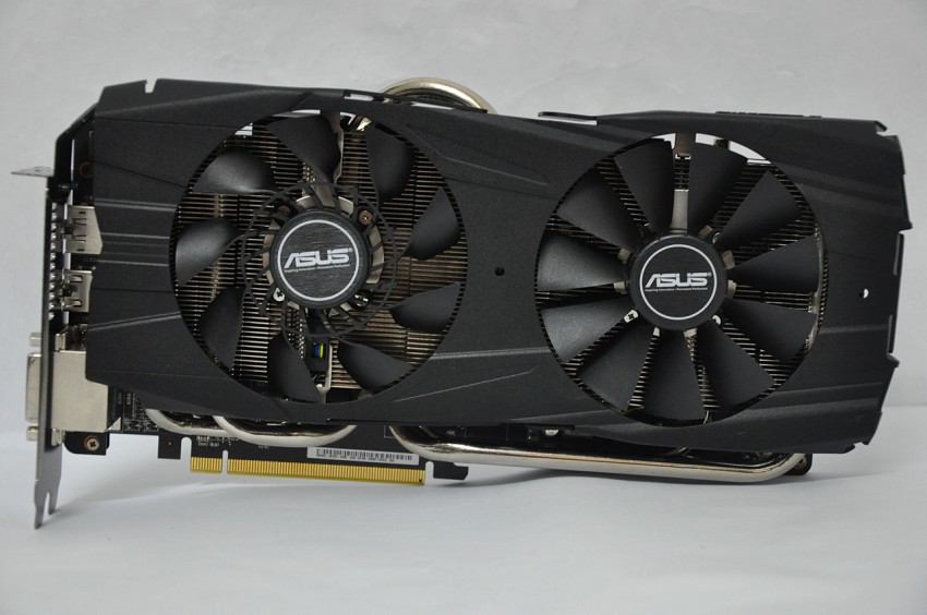 ASUS-R9-290X-DirectCU-II-OC-The-Card-without-sticker
