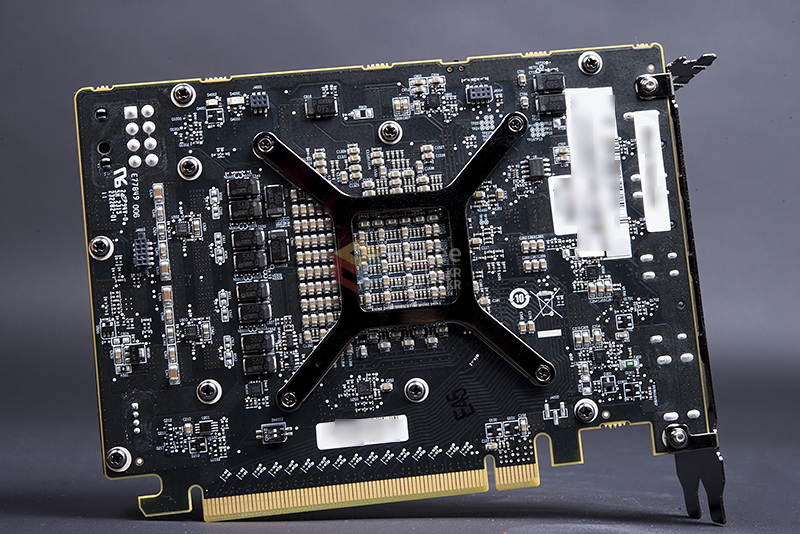 AMD Radeon R9 Nano (5)