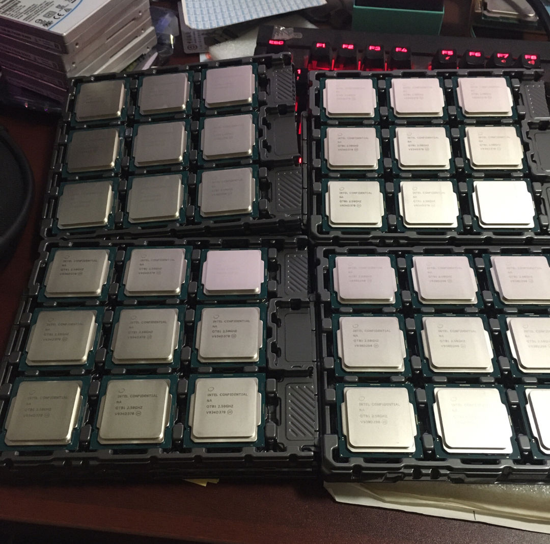 Intel Core i9-10900 10-Core Comet Lake-S CPU Poses For Pictures In