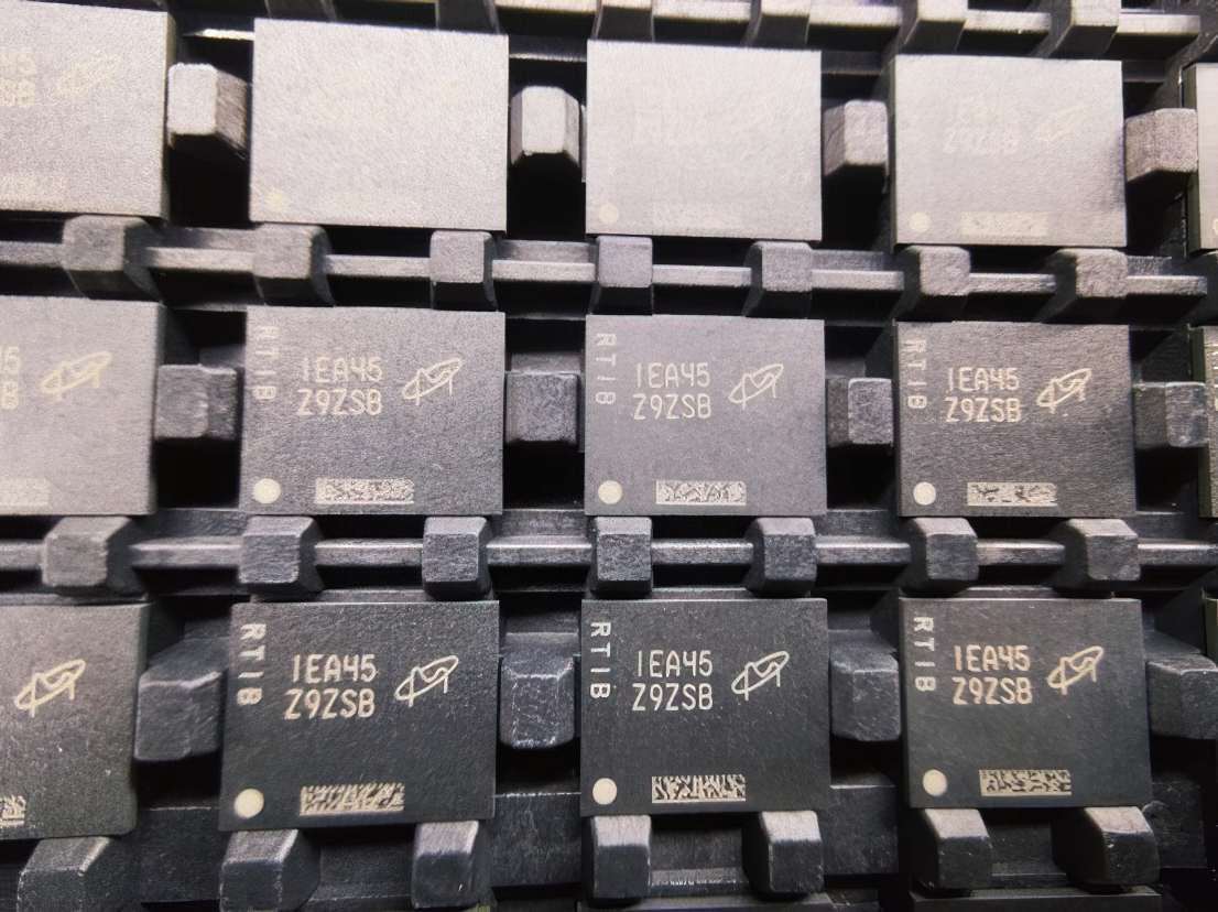 Чипы DDR5 Micron