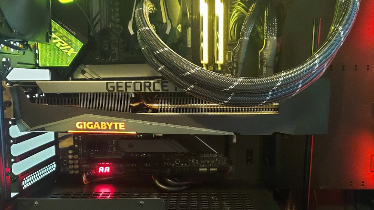 Gigabyte RTX 3070 Ti GAMING OC gets a new cooler design and dual