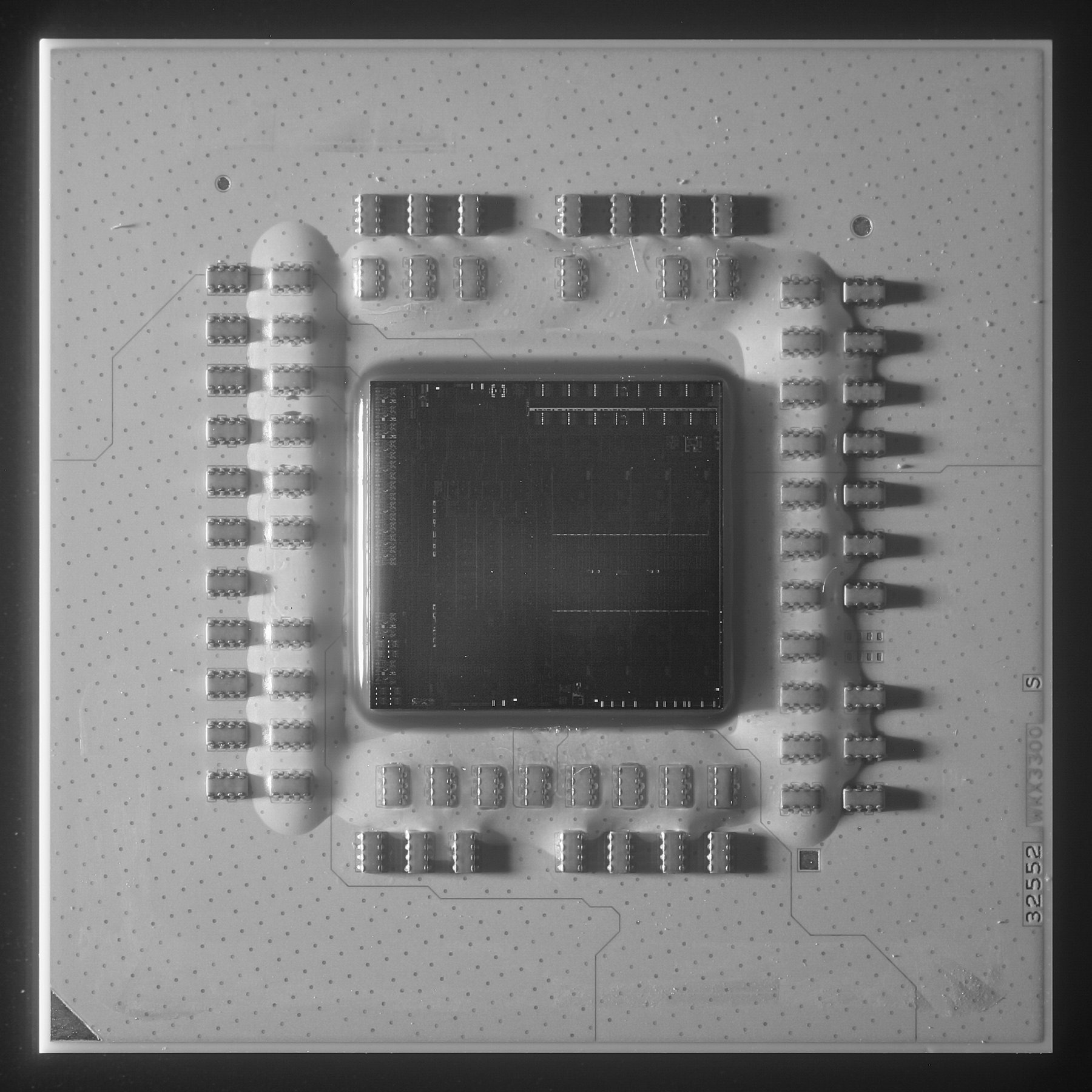 Появились детальные фотографии кристалла процессора AMD Ryzen 5 5600G