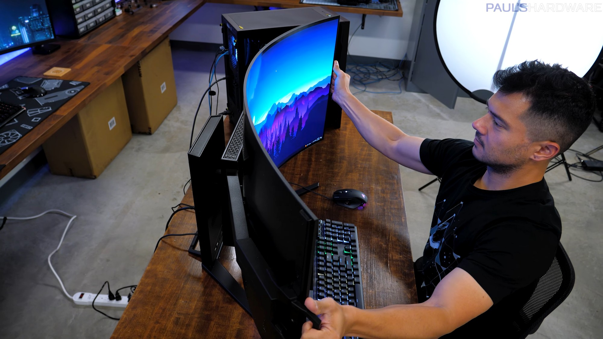 Corsair Xeneon Flex is the first BENDABLE OLED gaming monitor -  VideoCardz.com