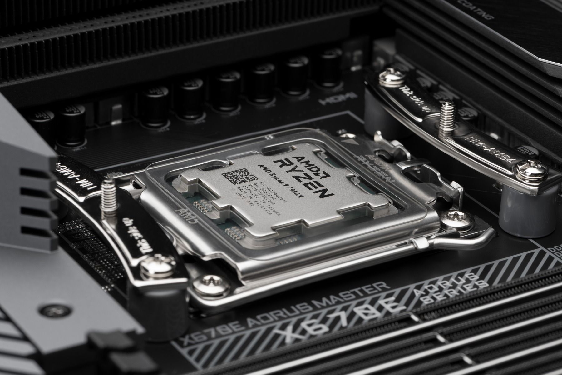 How should I apply the NT-H1 or NT-H2 thermal paste onto the CPU and how  can I remove it? : Noctua Knowledge Centre
