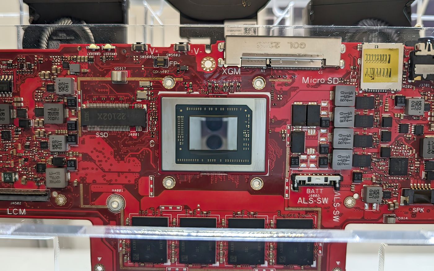 ASUS ROG Ally console prototypes have been pictured, featuring a closer  look at AMD Ryzen Z1 Extreme chip 
