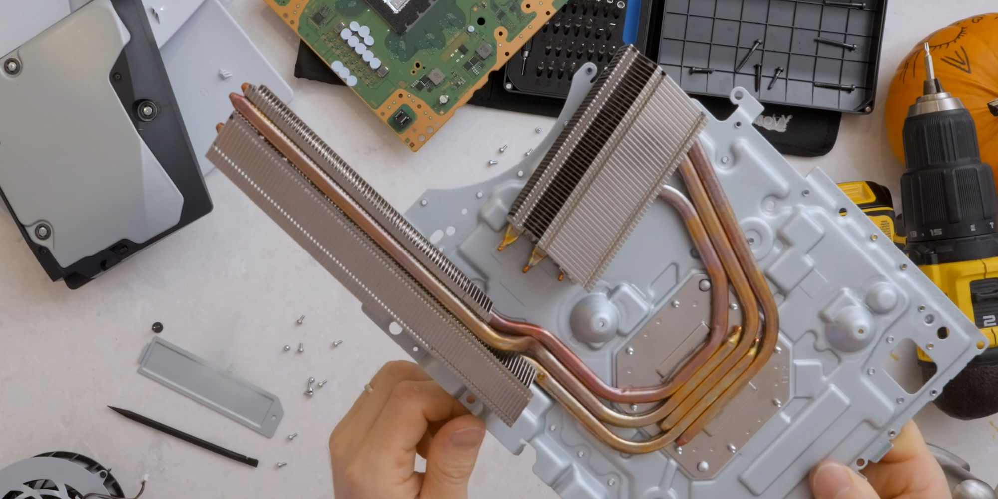 PS5 Slim Teardown Videos Reveal a New Console That's Not That