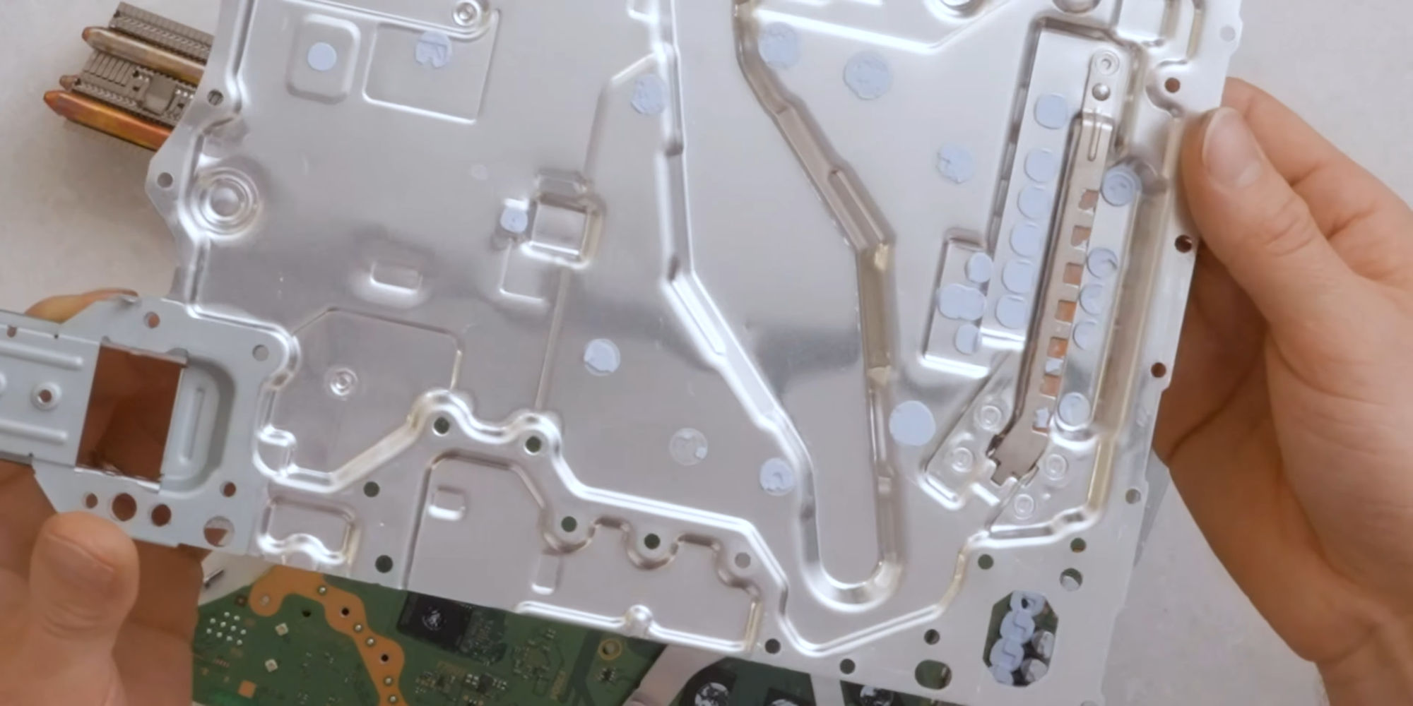 PS5 Slim Teardown Reveals Same 6nm Processor, Cooling Upgrades